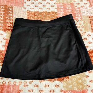 PGA Tour Mini Skirt in Classic Black